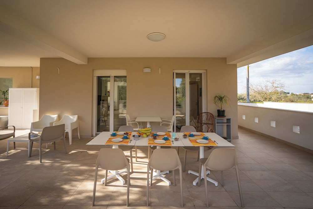 Villa Torricella Pool and Sunny Garden