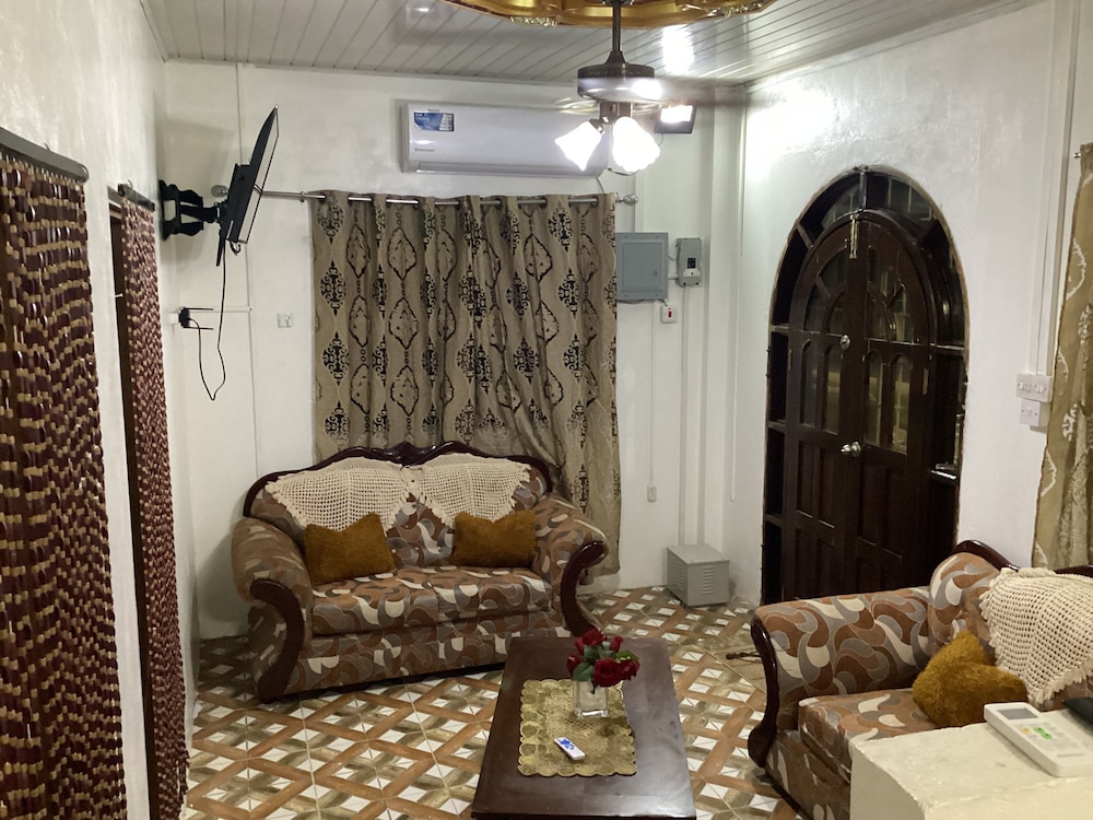 Lania Cottage
