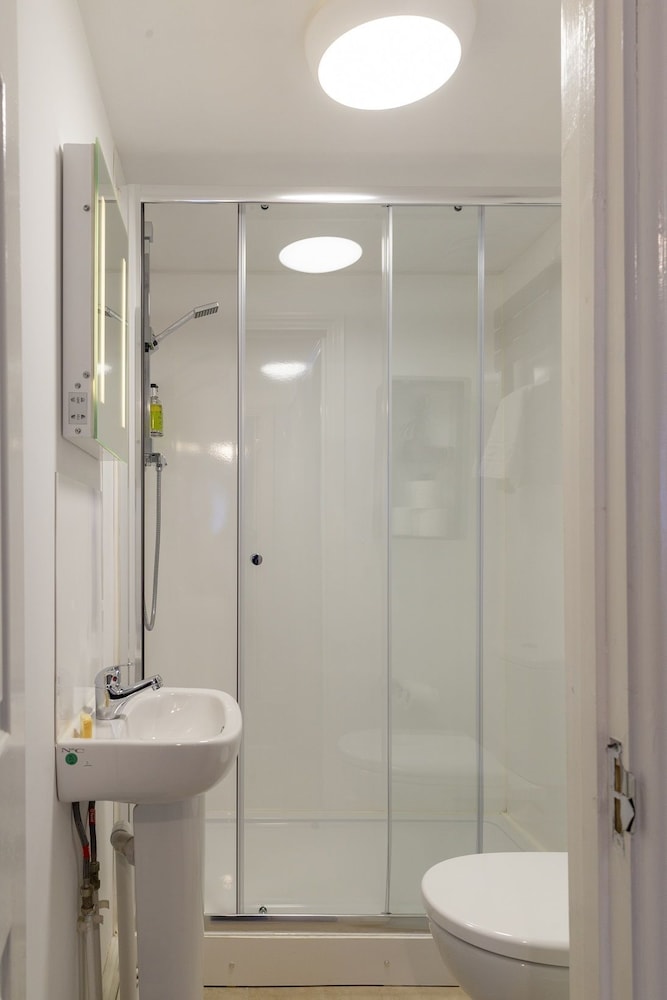 River Court Apartments LETS
