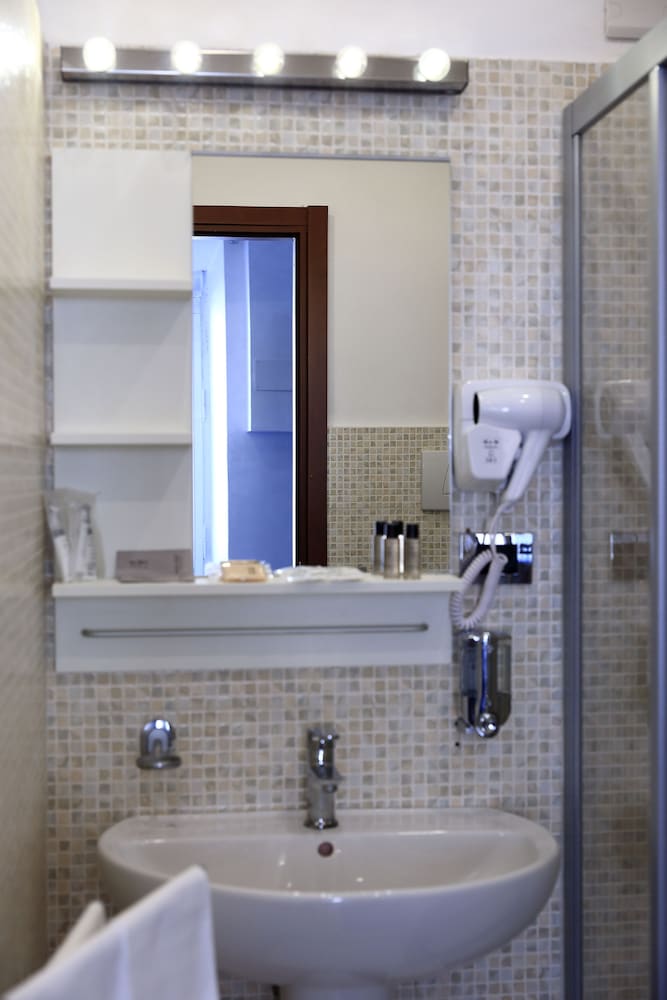 Mirko Luxury Inn