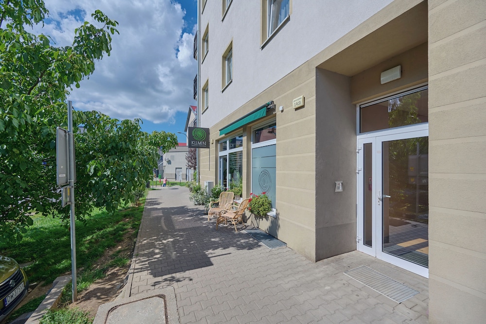 Family Apartment Wroclaw by Renters view 3
