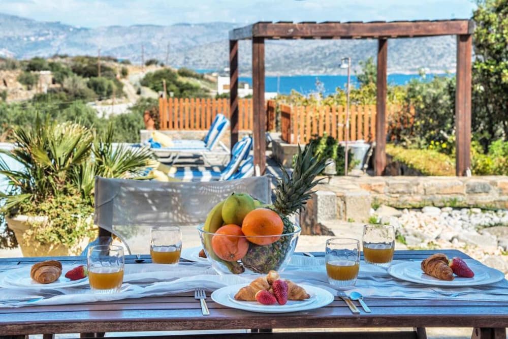 Villa Glan Y Mor in Agios Nikolaos