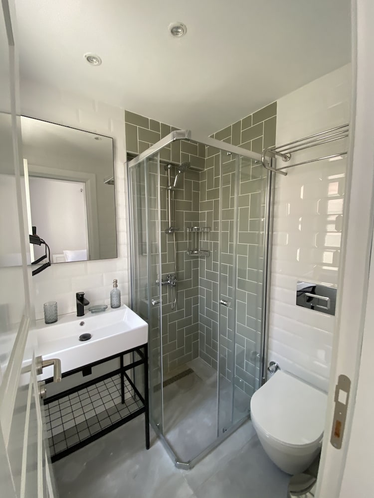 Mon Petit Otel - Image 11