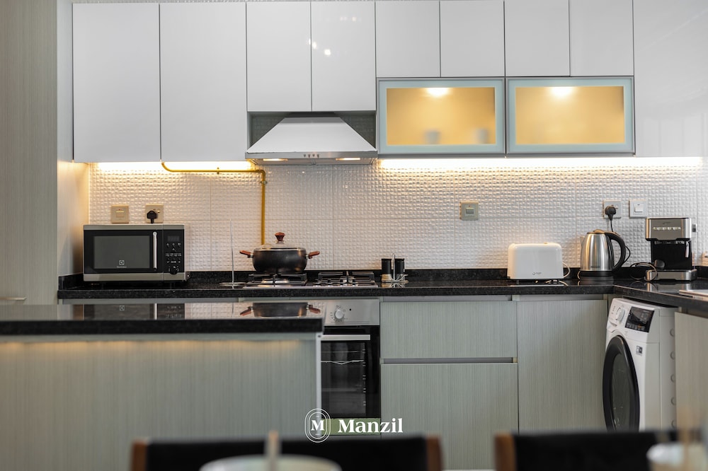 Manzil - Luxury 2BR w Pool and Burj View