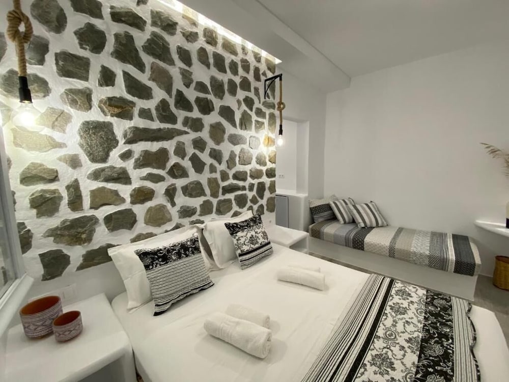 Stone House Agia Anna Naxos