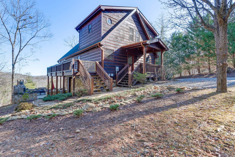Gorgeous Blue Ridge Mountain Retreat: Deck + View! view 5