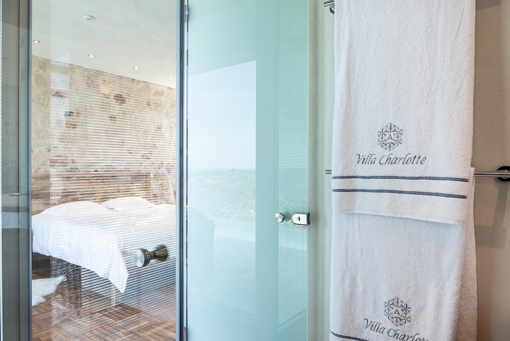 Villa Charlotte by CuraVillas Collection