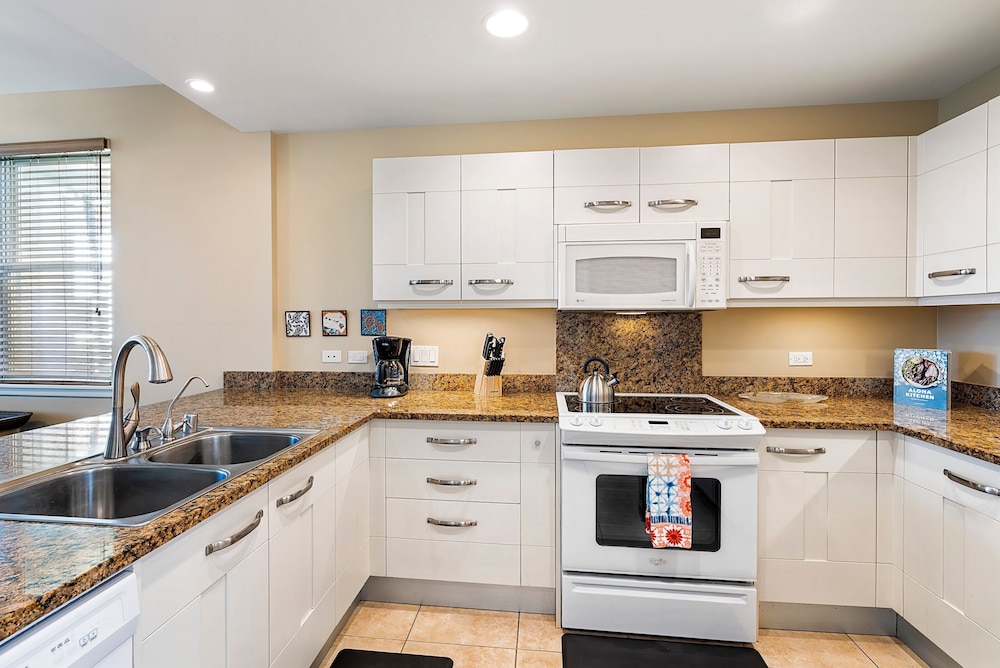 Concierge Included - Ocean View - Walk to Beach - Central AC - Vrkcv