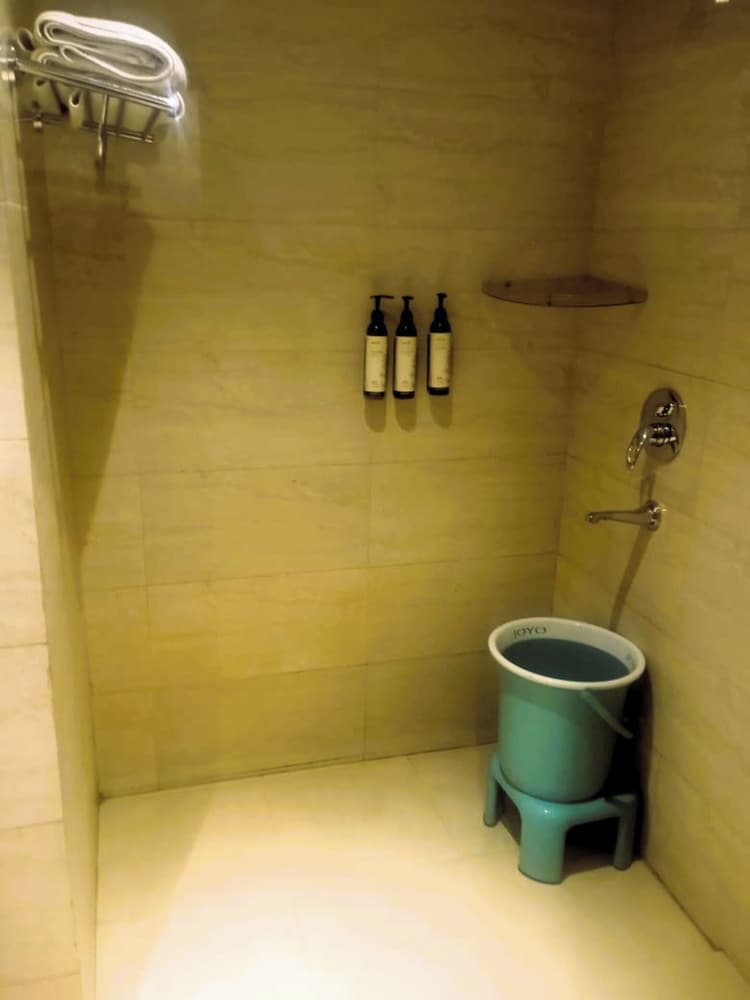 Hotel President Chintpurni