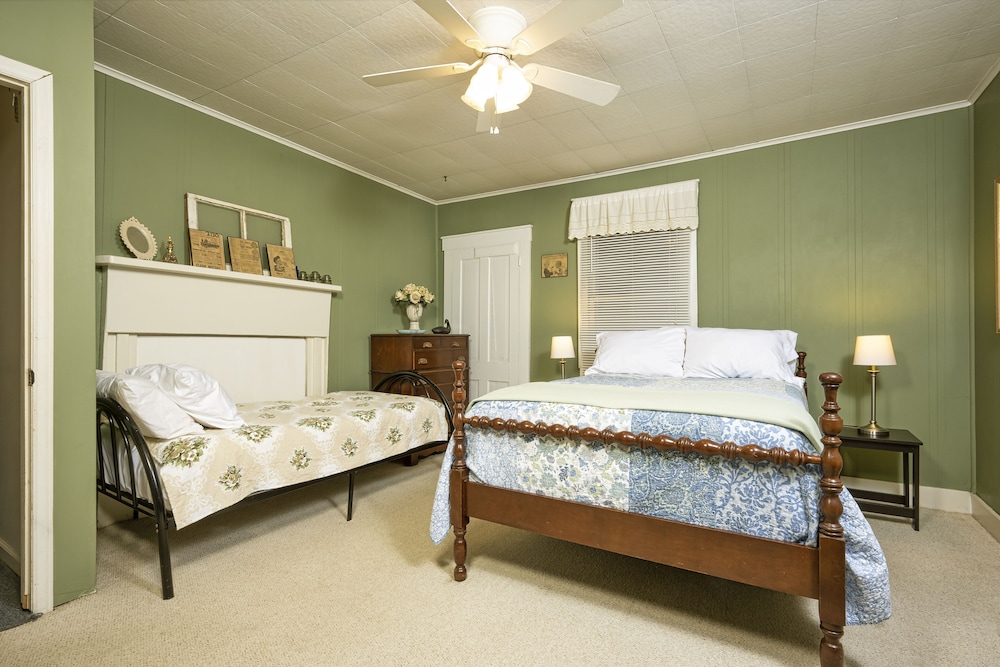 Country Road House and Berries Bed & Breakfast - Farm Stay