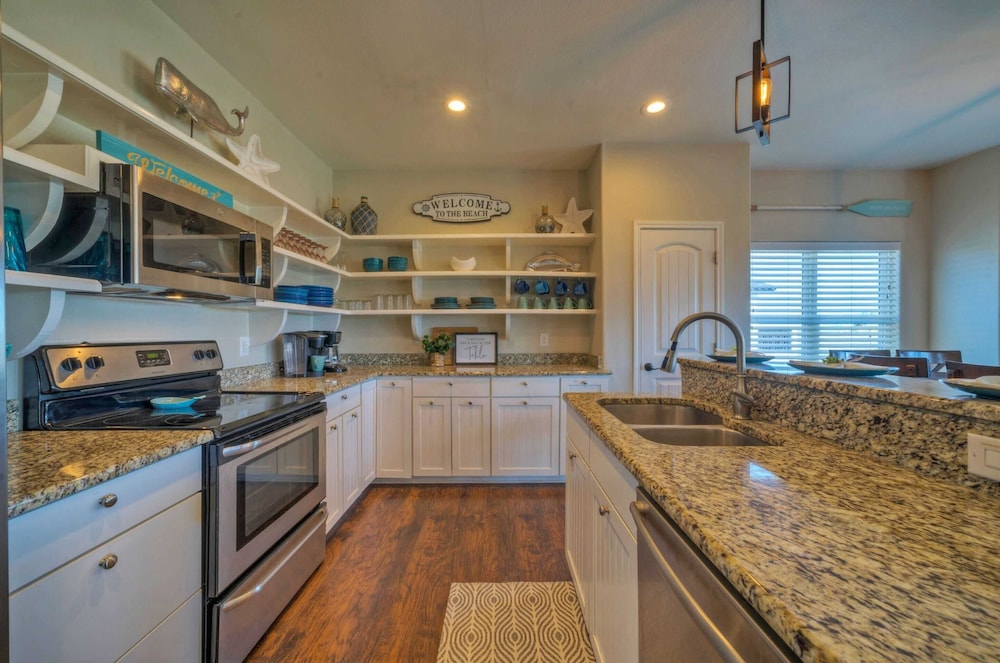 2 Homes, Sleeps 22 Steps to the Beach, Private Pool, Fire Pit, Balcony Views