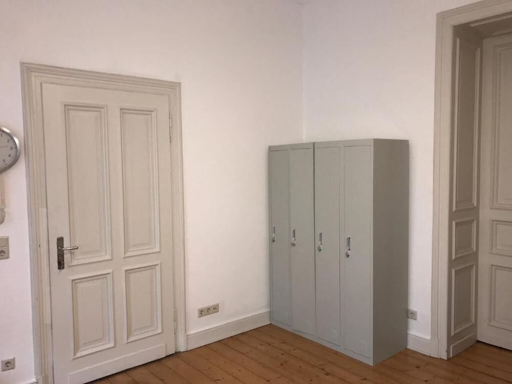 A&S Hostel Bonnerstr. 64