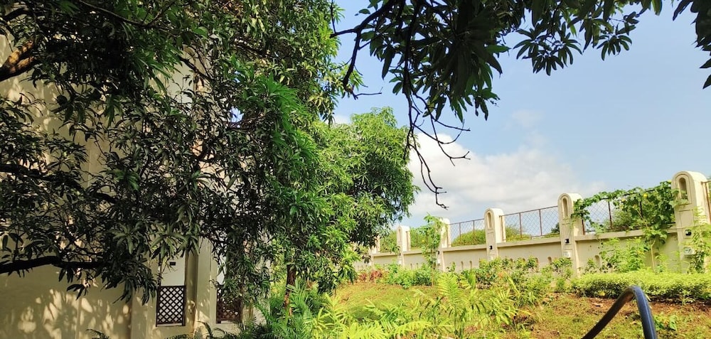 Le Casa Lion Resort - A Premium Resort In Sasan Gir