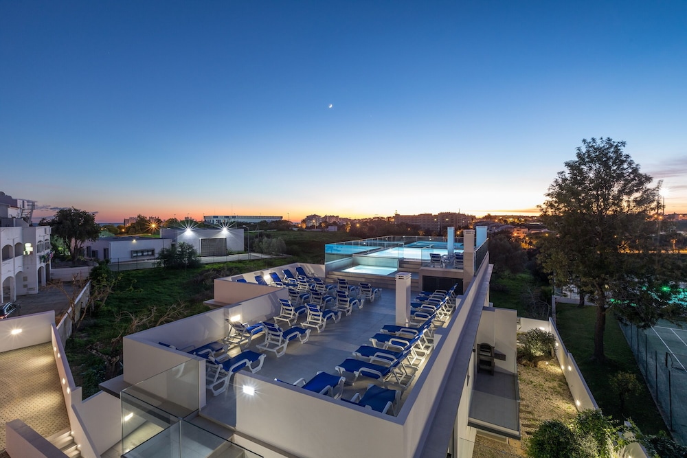 Correeira Luxury Residence T2 F - Albufeira, Pools, Wifi, Bbq, Beach view 3