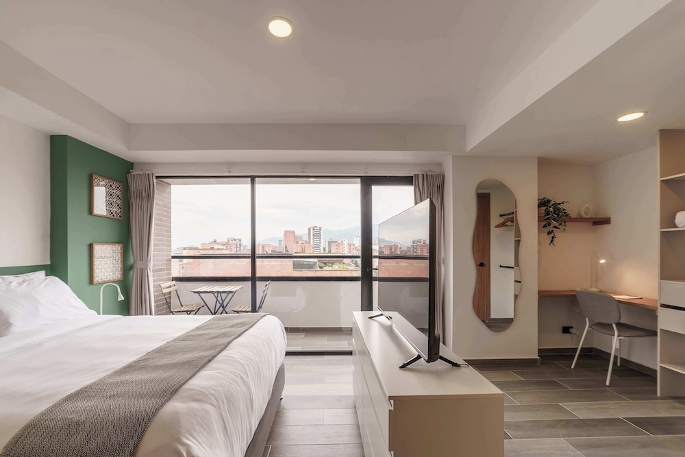 w Engaging Loft w Balcony in Laureles