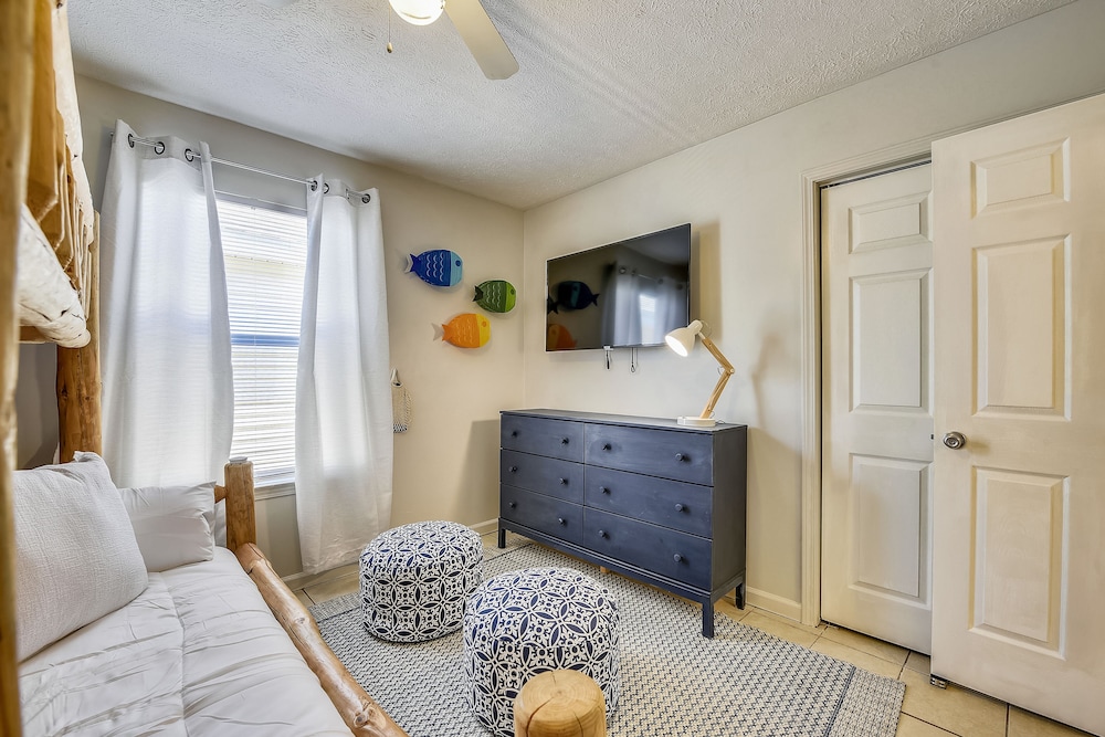 The Sandbox by Book That Condo view 3