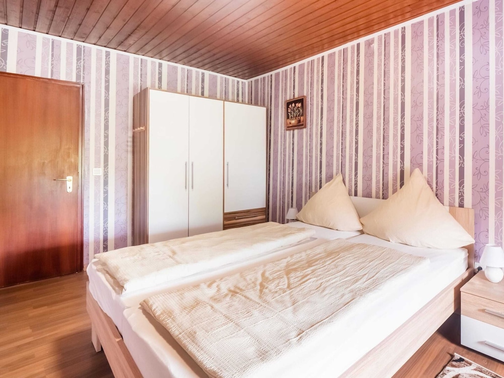 Holiday Home for Groups in Kinheim