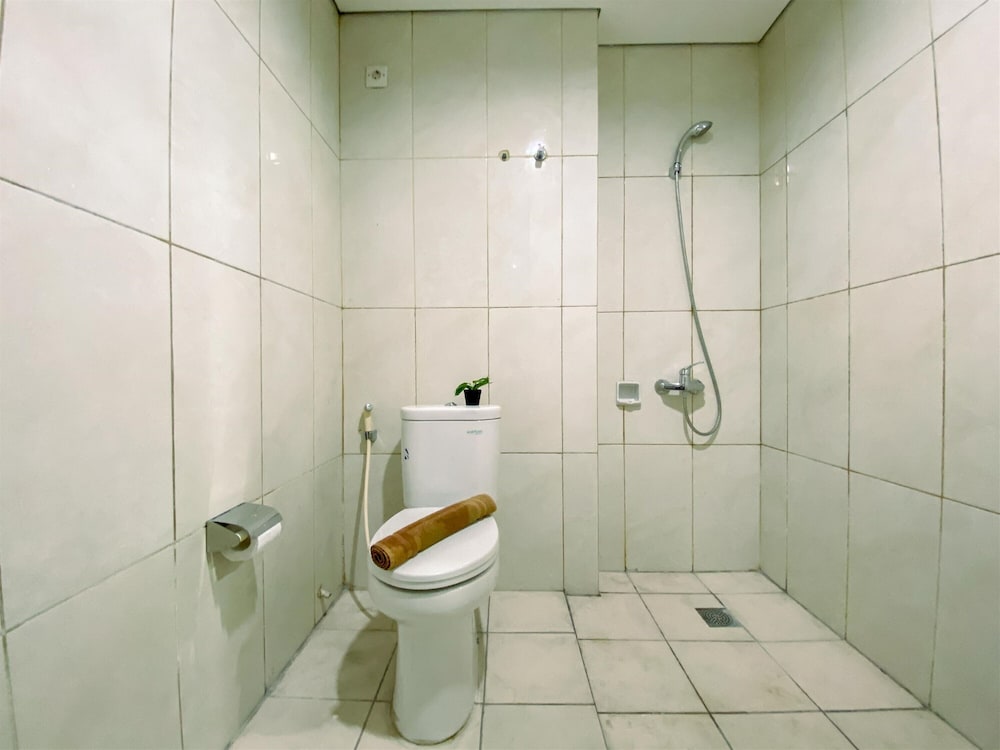 Full Furnished And Homey 3Br Apartment Nifarro Park