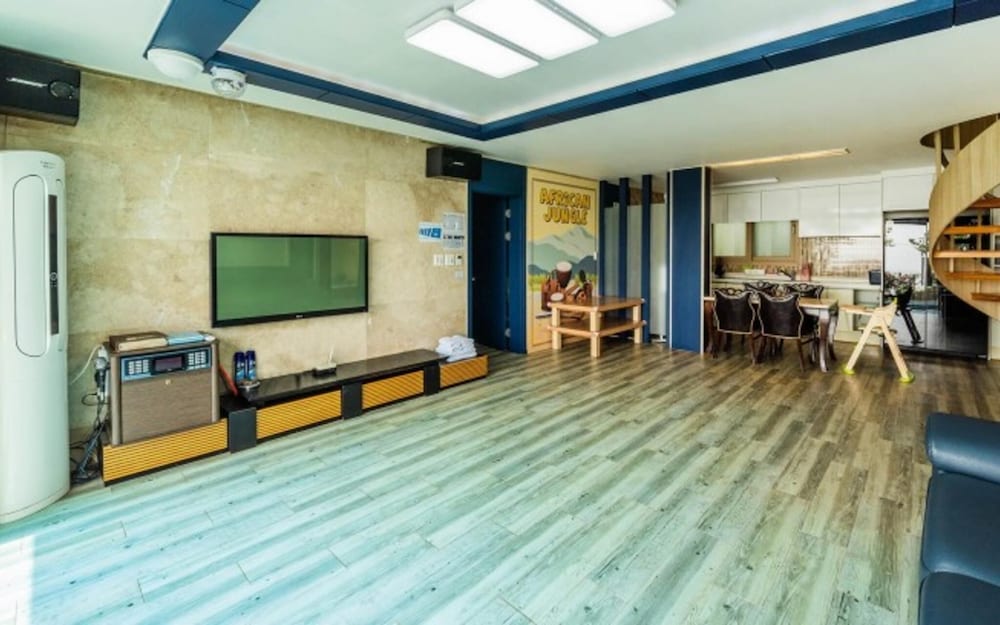 Daebudo Sunshine Kids Pool Villa view 5