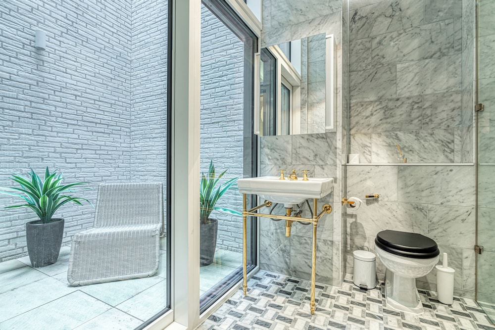 Luxury flats near Big Ben and London Eye