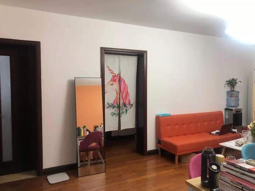Pinkhostelling laternational