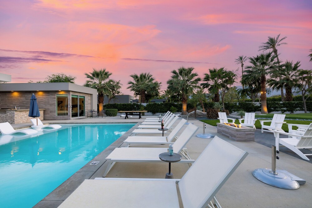 The Polo Villas by AvantStay – Modern Oasis Near Empire Polo Club