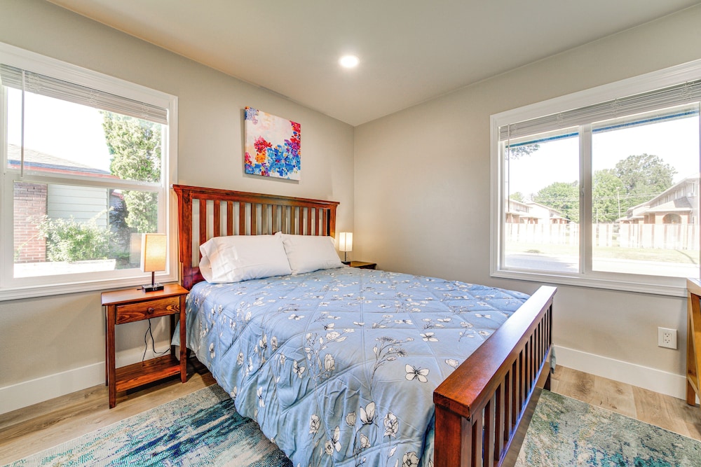 3 Mi to Dtwn: Family Home w/ Garden in Yakima