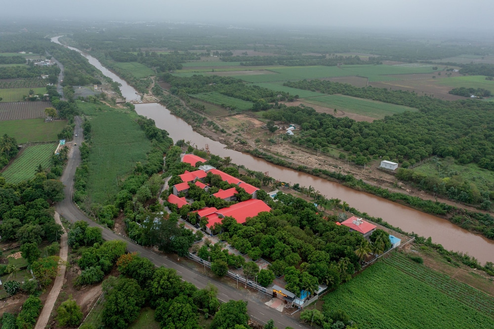 Kings Kraft River Side Resort view 3