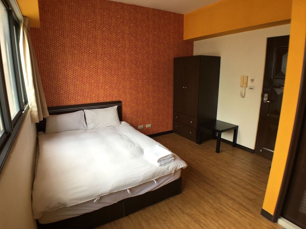 Taichung Go-Around Hostel