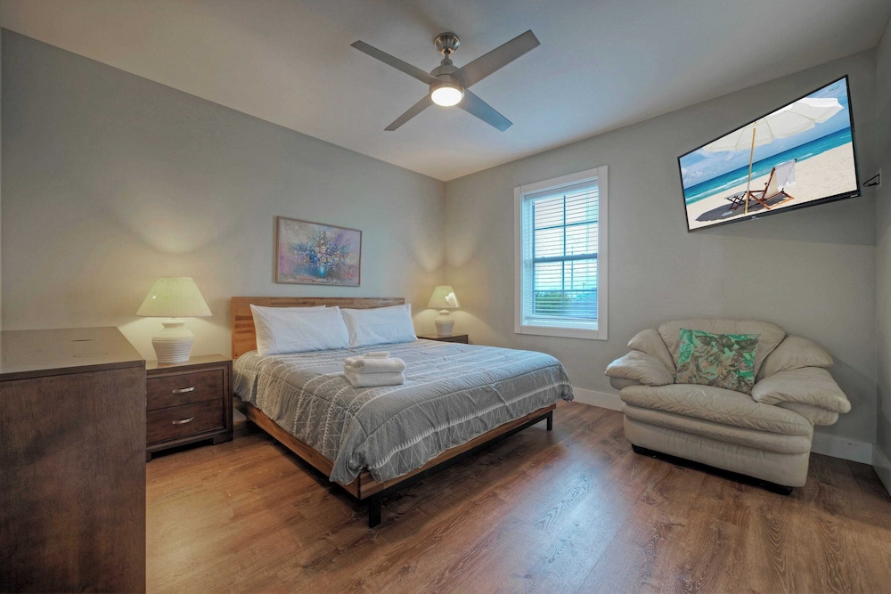 Ridley Retreat Community Pool, Mins to the Beach Corpus Christi + Port A