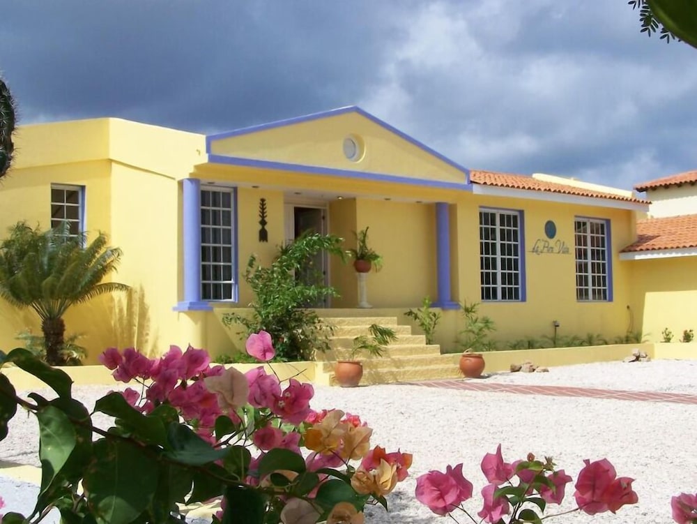 La Pura Vista Resort