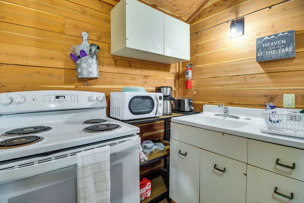 Fish & Boat: Angler's Cabin 2 Mi to White River