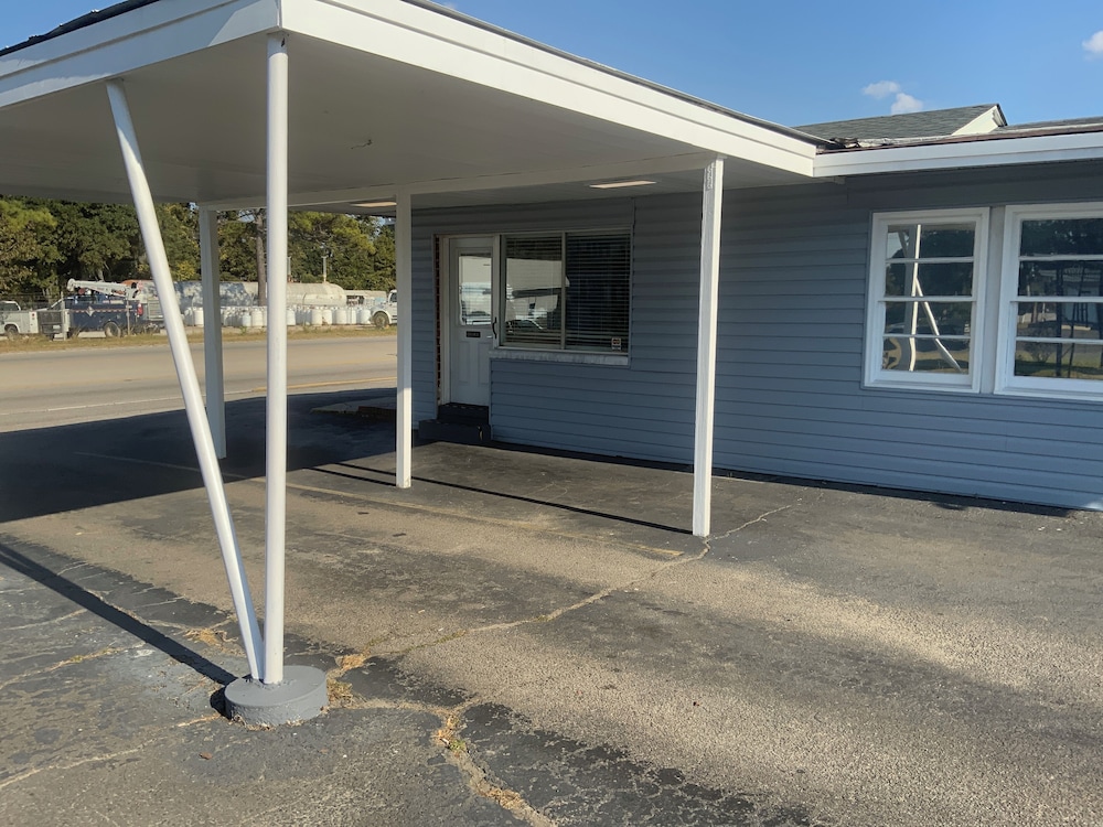 Red hill motel view 2