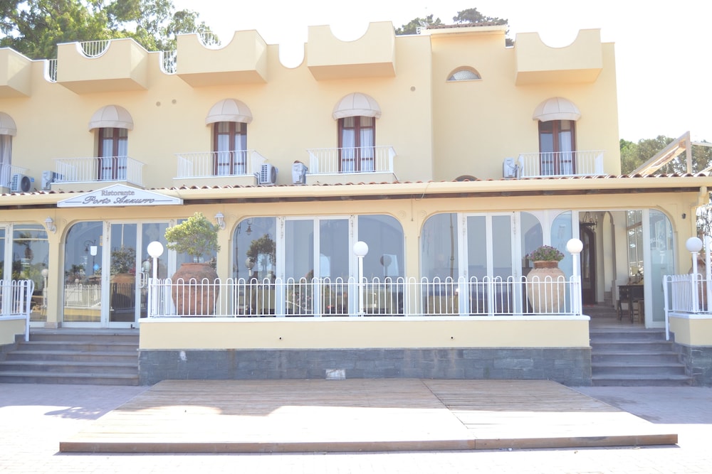 Hotel Ristorante Porto Azzurro - Image 1