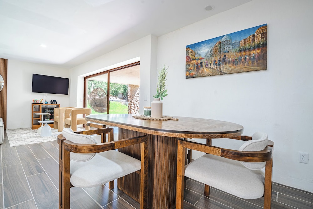 Luxury Bungalow Lake view Cajititlan