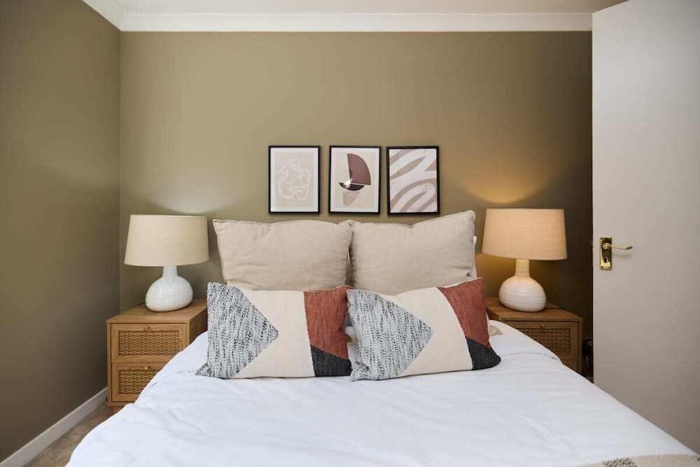 The Brompton Park Escape Bright 2bdr Flat With Patio Access