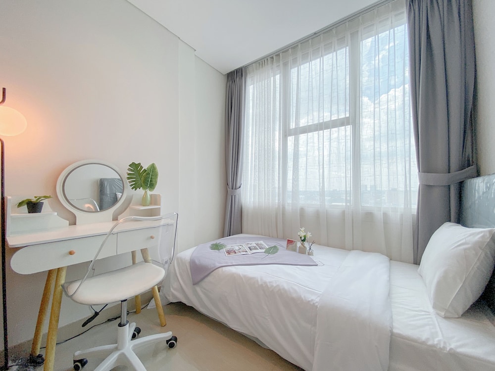 Good Choice and Homey 2BR Apartment Tamansari Iswara