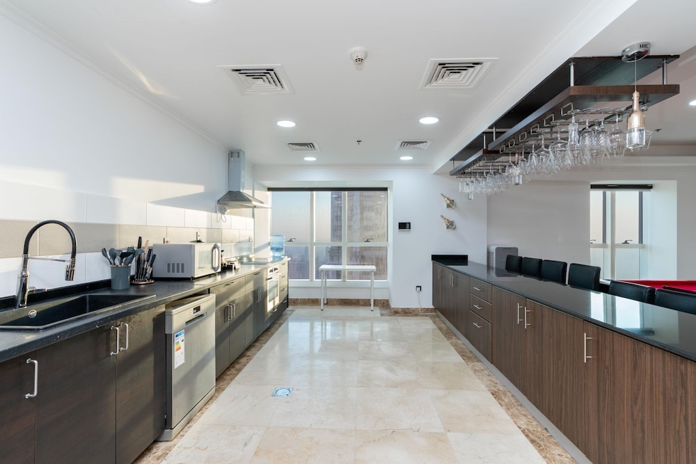 4BR Maid Penthouse w Pool and Jacuzzi
