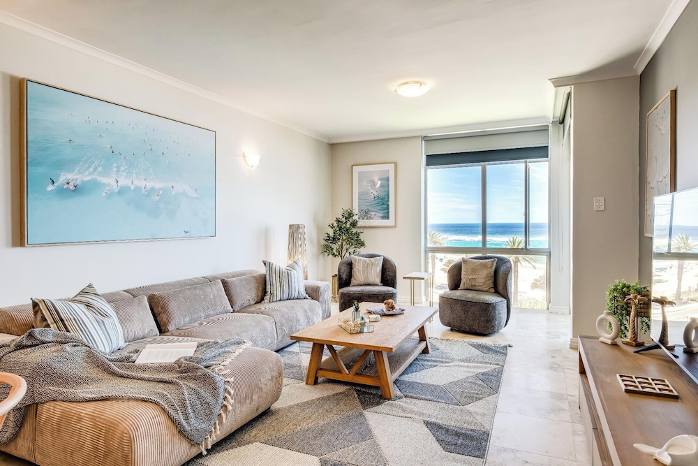 Camps Bay Seaside Beach View Apartment Palm Bay