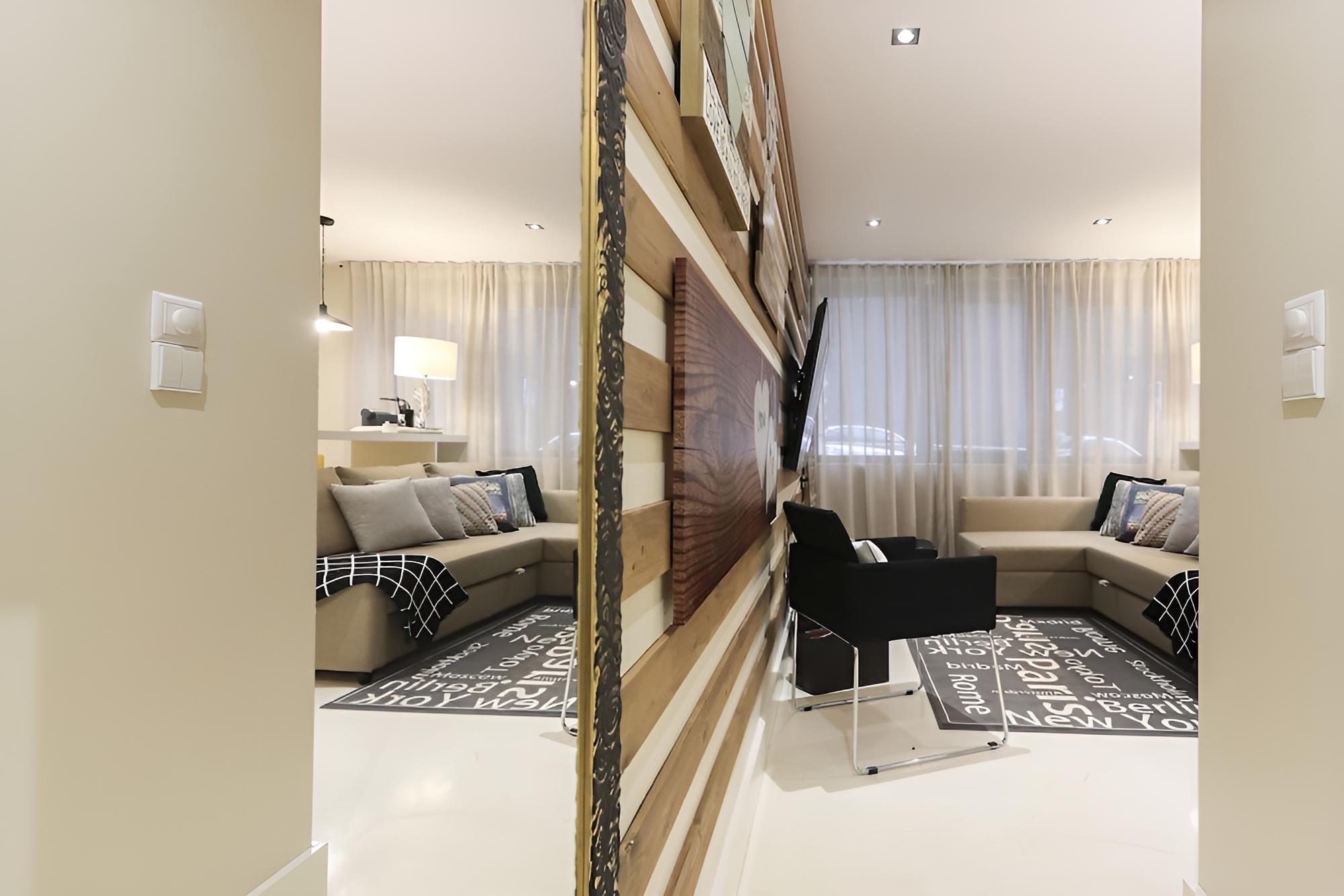 Marques Design I by Homing