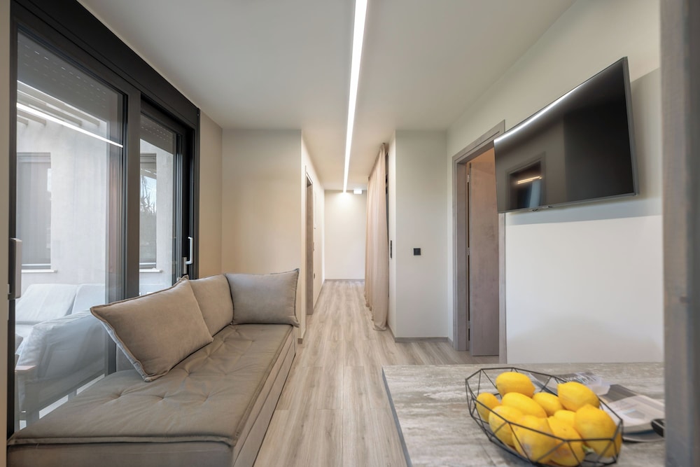Grand Kourouta Pool Apartments