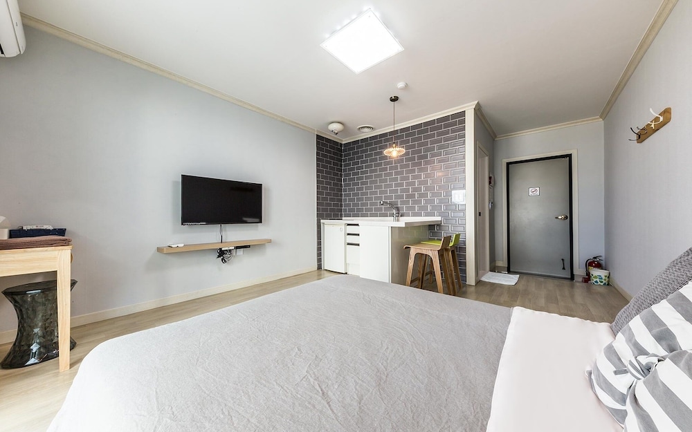 Goseong Natural House