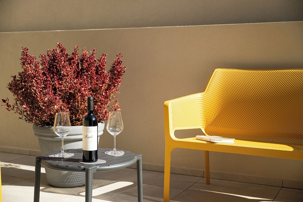 KARALIN SONNINO SUITES