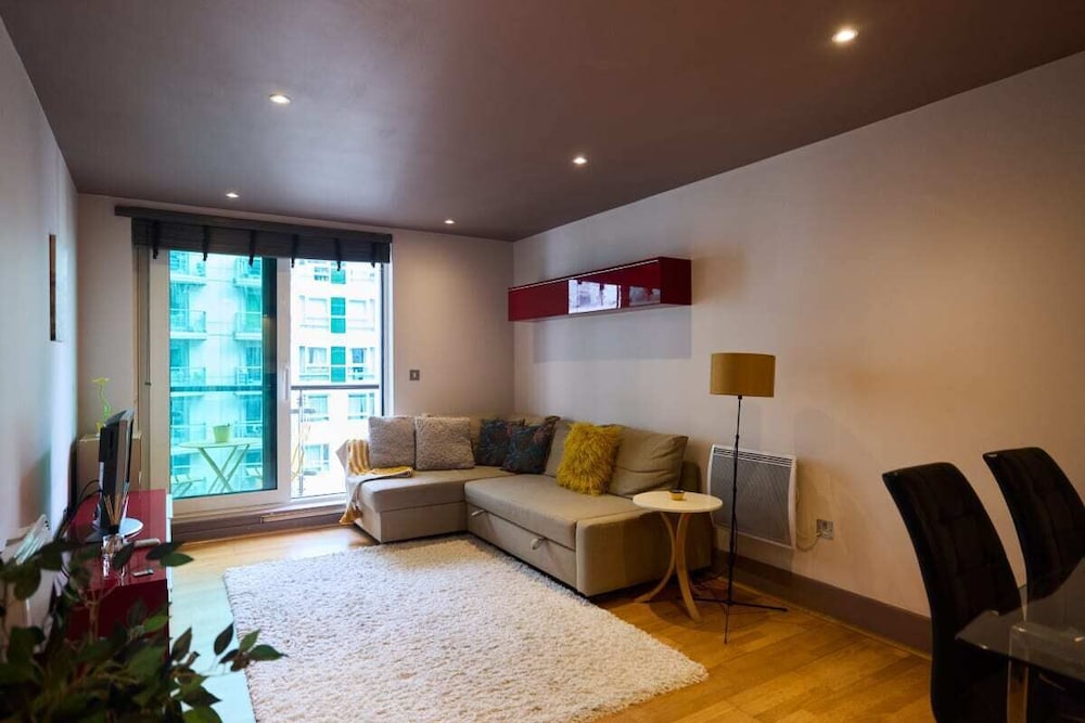 The Vauxhall Hideout - Comfy 2bdr Flat With Balcony
