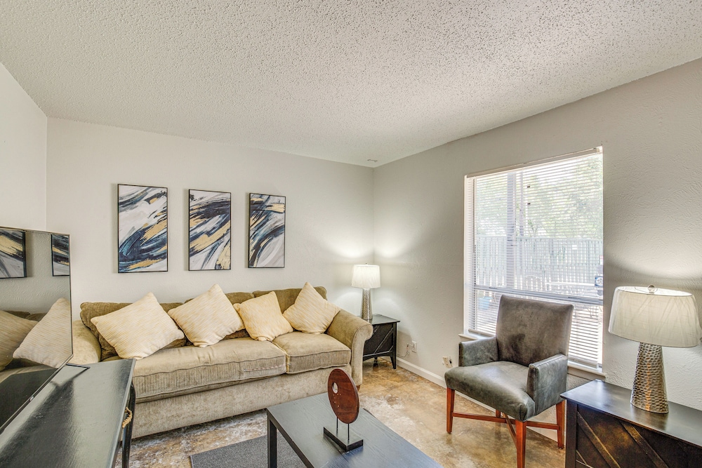 Dallas Condo in Walkable Knox Street District!