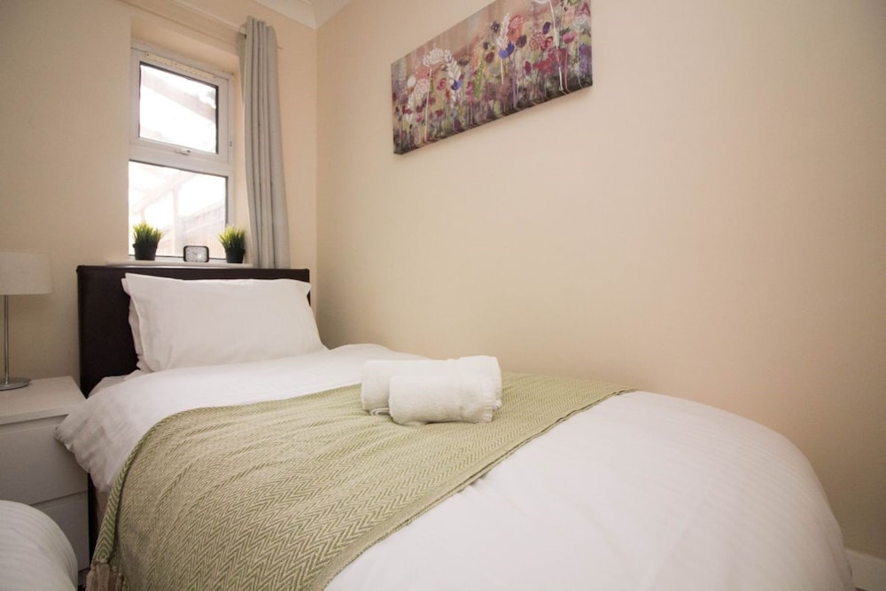 Stayzo Penthouse Accommodation 2- Premier Lodge