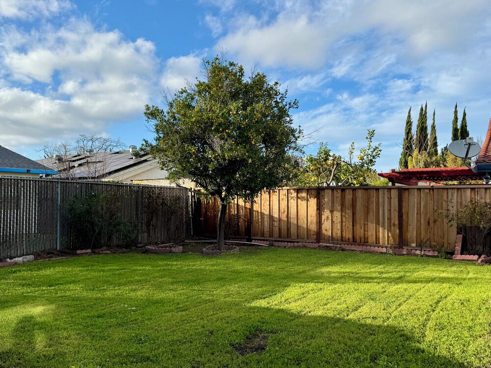 Sunnyvale 3B2b Super Big House