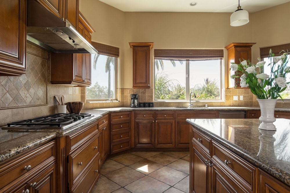 Sangiovese By Avantstay Spectacular Estate w Pool Hot Tub Putting Green