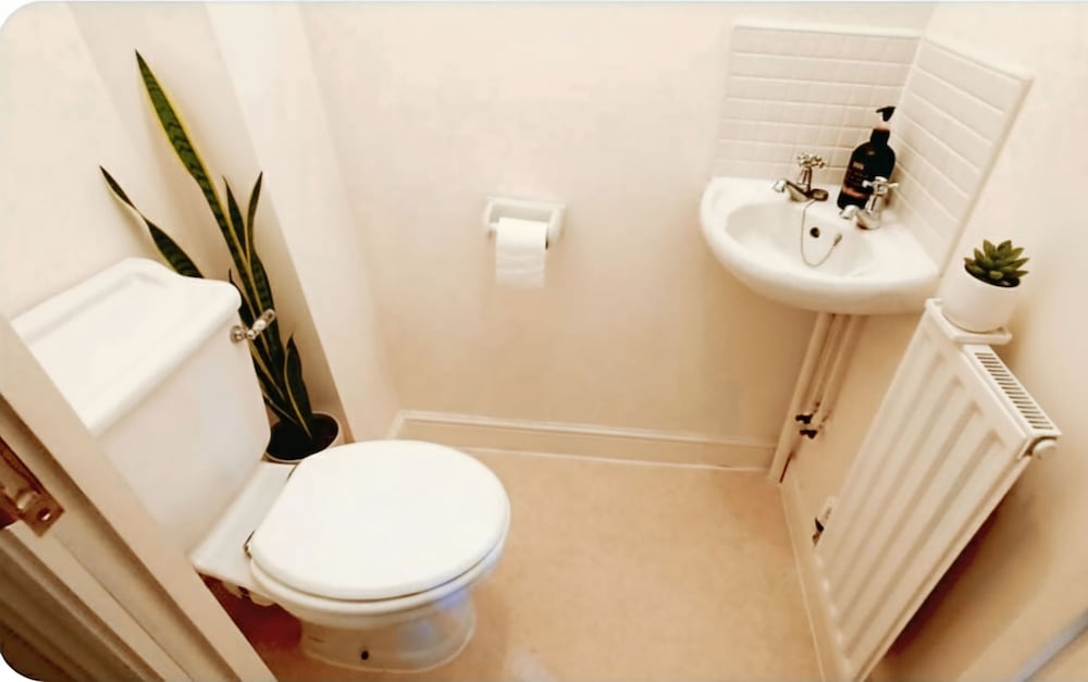Charming 4-bedroom Stoke Gifford Retreat for 9 Guests