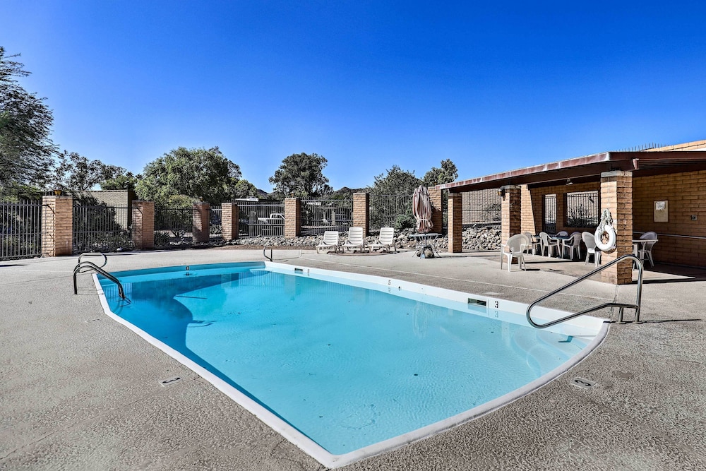 Star Pass Area Townhome ~ 5 Mi SW of Dtwn Tucson! view 4